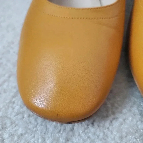 Everlane The Italian Leather Day  Heel - honey yellow - Picture 5 of 10